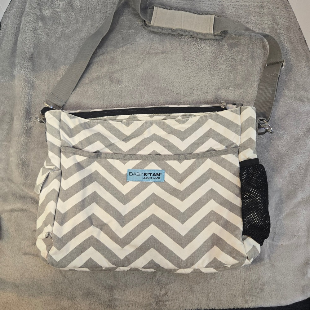 Baby K'tan Smart Gear Diaper Bag Grey White Chevron Canvas Messenger Crossbody